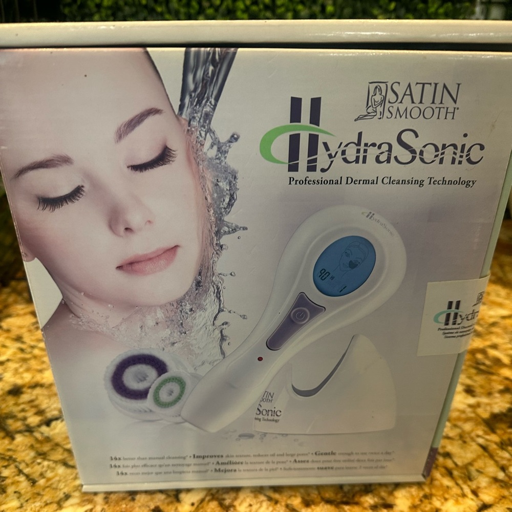 Hydrasonic Skin Cleansing Device